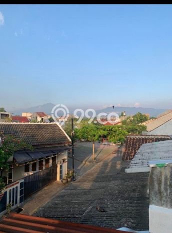 Jual Rumah Bagus Siap Huni LB 140m2 di Tembalang, Semarang Jual Rumah Bagus Siap Huni LB 140m2 di Tembalang, Semarang