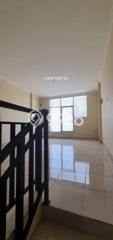 LOKASI BISNIS! Ruko Disewakan Kawasan Jababeka, Luas 122m2m², Area Strategis, Ready Usaha LOKASI BISNIS! Ruko Disewakan Kawasan Jababeka, Luas 122m2m², Area Strategis, Ready Usaha