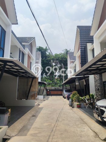For Sale Hunian Rumah Terawat 3 Kamar di Cibubur, Jakarta Timur For Sale Hunian Rumah Terawat 3 Kamar di Cibubur, Jakarta Timur