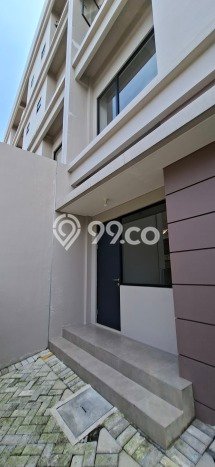 Ruko Bagus Dijual LB 425m2 Lokasi Strategis Surabaya Area Cocok untuk Berbisnis Ruko Bagus Dijual LB 425m2 Lokasi Strategis Surabaya Area Cocok untuk Berbisnis