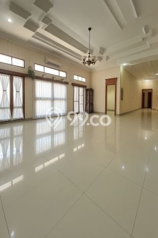 Ready to Use! Premium House LT 1650m2 Desain Elegan di Cibubur Ready to Use! Premium House LT 1650m2 Desain Elegan di Cibubur