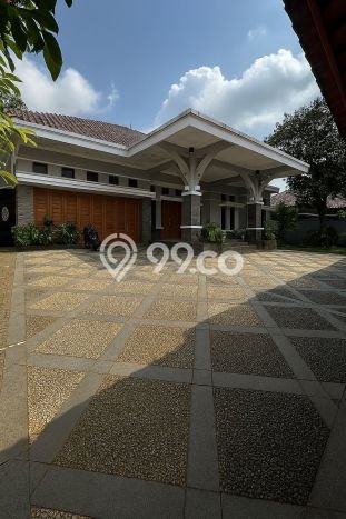 Ready to Use! Premium House LT 1650m2 Desain Elegan di Cibubur Ready to Use! Premium House LT 1650m2 Desain Elegan di Cibubur