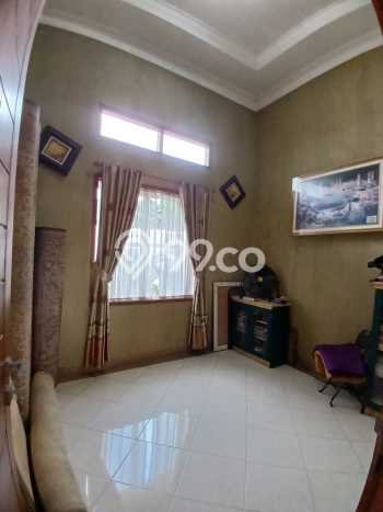 Ready to Use! Premium House LT 1650m2 Desain Elegan di Cibubur Ready to Use! Premium House LT 1650m2 Desain Elegan di Cibubur