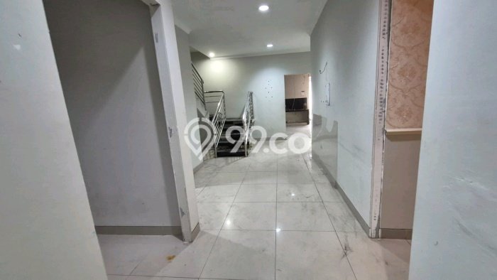 Unit Ruko Paling Strategis di Sidoarjo Sidoarjo dengan LB 400m2 Unit Ruko Paling Strategis di Sidoarjo Sidoarjo dengan LB 400m2