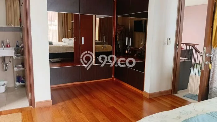 Rumah Elit Modern Tanpa Renovasi di Pondok Indah Jakarta Selatan Rumah Elit Modern Tanpa Renovasi di Pondok Indah Jakarta Selatan