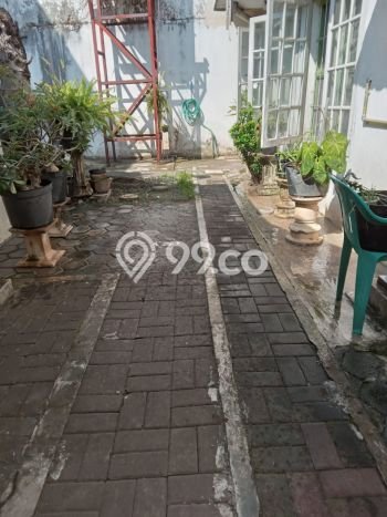 Rumah Elit LB 200m2 Siap Pakai Desain Elegan di Medokan Ayu, Surabaya Rumah Elit LB 200m2 Siap Pakai Desain Elegan di Medokan Ayu, Surabaya