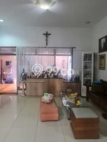Rumah Elit Modern Tanpa Renovasi di Kertajaya Surabaya Rumah Elit Modern Tanpa Renovasi di Kertajaya Surabaya
