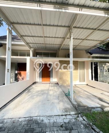 Dijual Cepat Rumah Favorit Siap Huni LB 72m2 di Surabaya Kota, Surabaya Dijual Cepat Rumah Favorit Siap Huni LB 72m2 di Surabaya Kota, Surabaya