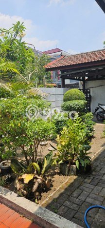 Dijual Hunian Mewah dengan Fasilitas Sekitar Komplit di Wonocolo, Surabaya Dijual Hunian Mewah dengan Fasilitas Sekitar Komplit di Wonocolo, Surabaya