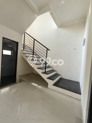 For Sale! Luxury House LT 162m2 Desain Elegan di Surabaya Kota For Sale! Luxury House LT 162m2 Desain Elegan di Surabaya Kota
