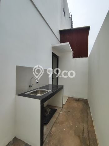 KAWASAN PREMIUM! Ruko di Tapos, Luas 80m2m², Jalan Utama KAWASAN PREMIUM! Ruko di Tapos, Luas 80m2m², Jalan Utama