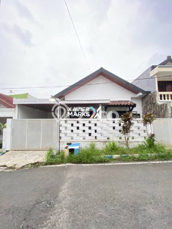 Rumah Modern Cantik 3 Kamar Bisa Langsung Pindah di Blimbing Rumah Modern Cantik 3 Kamar Bisa Langsung Pindah di Blimbing