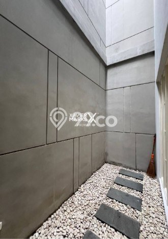 Rumah Strategis , Malang, Luas 120m2m² LB 160m2m² Rumah Strategis , Malang, Luas 120m2m² LB 160m2m²