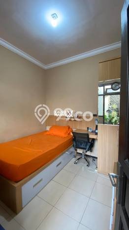 Rumah Strategis dengan Luas Bangunan 300m2m² di Kawasan , Malang Rumah Strategis dengan Luas Bangunan 300m2m² di Kawasan , Malang