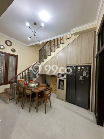 Rumah Eksklusif Siap Huni LT 167m2 di Ciputat, Tangerang Selatan Rumah Eksklusif Siap Huni LT 167m2 di Ciputat, Tangerang Selatan