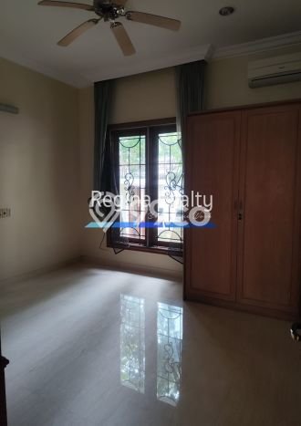 Rumah Strategis kawasan Pondok Indah, 4 KM, Lingkungan Nyaman, Luas 450m2m² Bangunan 400m2m² Rumah Strategis kawasan Pondok Indah, 4 KM, Lingkungan Nyaman, Luas 450m2m² Bangunan 400m2m²