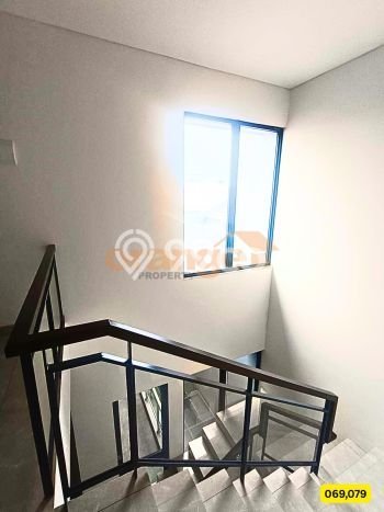 For Sale! Premium House LT 180m2 Desain Elegan di Kota Wisata For Sale! Premium House LT 180m2 Desain Elegan di Kota Wisata
