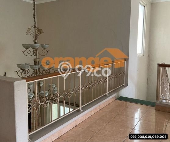 Dijual Rumah Luas Elegan Dengan View Eksklusif di Kota Wisata, Jakarta Timur Dijual Rumah Luas Elegan Dengan View Eksklusif di Kota Wisata, Jakarta Timur