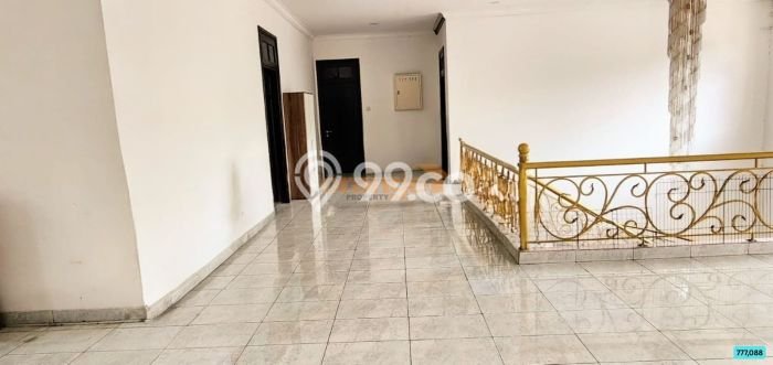 Jual Rumah Mewah Elegan Dengan View Cantik di Kota Wisata, Jakarta Timur Jual Rumah Mewah Elegan Dengan View Cantik di Kota Wisata, Jakarta Timur