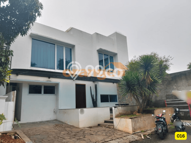 Ready to Use! Premium House LT 235m2 Desain Elegan di Cibubur Ready to Use! Premium House LT 235m2 Desain Elegan di Cibubur