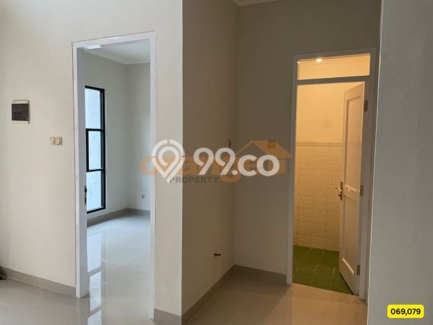 Jual Rumah Eksklusif 2 KT di Kota Wisata, Jakarta Timur Jual Rumah Eksklusif 2 KT di Kota Wisata, Jakarta Timur