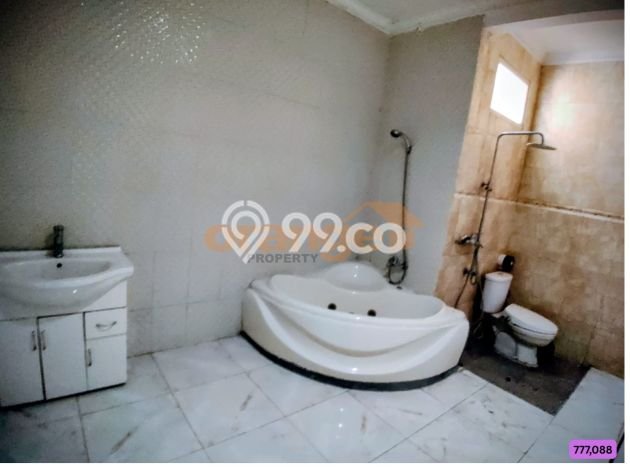 Dijual Hunian Rumah Nyaman 6 Kamar di Kota Wisata, Jakarta Timur Dijual Hunian Rumah Nyaman 6 Kamar di Kota Wisata, Jakarta Timur