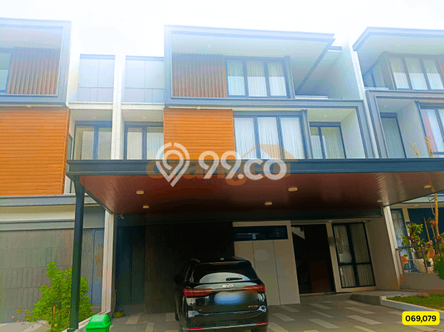 Rumah Elit Modern Tanpa Renovasi di Kota Wisata Jakarta Timur Rumah Elit Modern Tanpa Renovasi di Kota Wisata Jakarta Timur