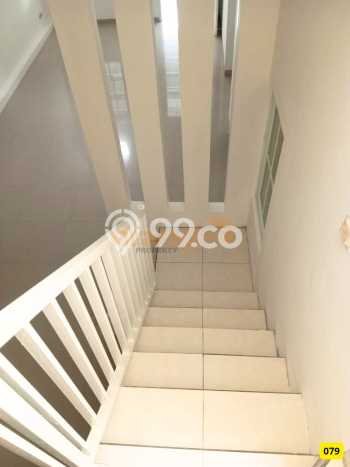 Jual Rumah Modern 3 KT di Kota Wisata, Jakarta Timur Jual Rumah Modern 3 KT di Kota Wisata, Jakarta Timur