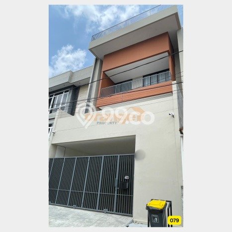 For Sale! Premium House LT 145m2 Desain Elegan di Pulomas For Sale! Premium House LT 145m2 Desain Elegan di Pulomas