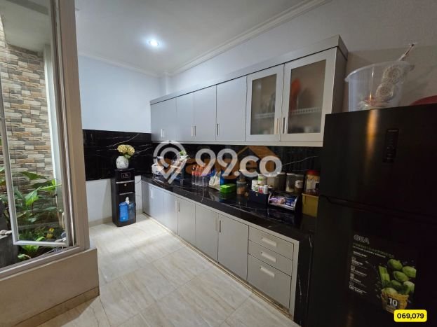 Rumah Luxury Modern Siap Huni di Legenda Wisata Jakarta Timur Rumah Luxury Modern Siap Huni di Legenda Wisata Jakarta Timur