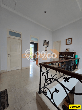Rumah Luxury Modern Siap Huni di Legenda Wisata Jakarta Timur Rumah Luxury Modern Siap Huni di Legenda Wisata Jakarta Timur