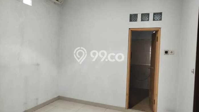 Disewakan! Rumah 4 Kamar Tidur &
4 Kamar Mandi di Citra Grand, Jakarta Timur Disewakan! Rumah 4 Kamar Tidur &
4 Kamar Mandi di Citra Grand, Jakarta Timur
