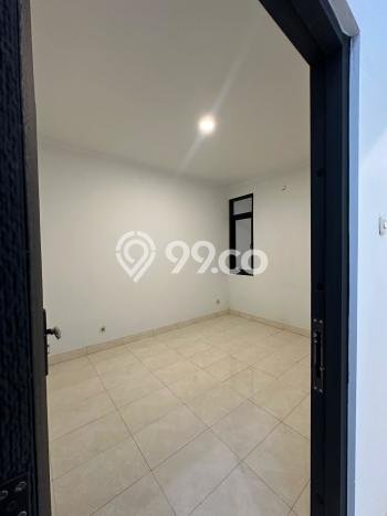 Jual Rumah Eksklusif 2 KT di Raffles Hills, Jakarta Timur Jual Rumah Eksklusif 2 KT di Raffles Hills, Jakarta Timur