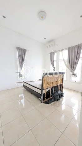 Rumah sewa siap pakai 5 KT di Citra Grand, Jakarta Timur Rumah sewa siap pakai 5 KT di Citra Grand, Jakarta Timur