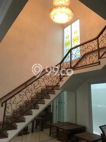 Jarang Ada! Rumah Sewa 6 Kamar Nyaman Siap Huni Cibubur Jarang Ada! Rumah Sewa 6 Kamar Nyaman Siap Huni Cibubur