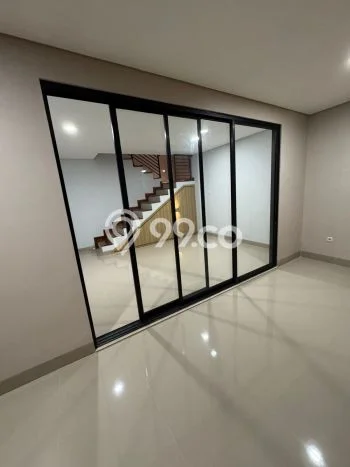 Rumah Luxury Modern Siap Huni di Dago Pakar Bandung Rumah Luxury Modern Siap Huni di Dago Pakar Bandung