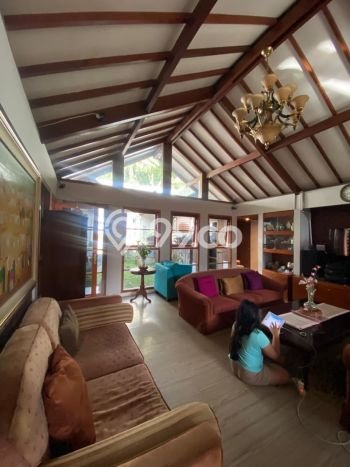 For Sale! Luxury House LT 350m2 Desain Elegan di Dago Pakar For Sale! Luxury House LT 350m2 Desain Elegan di Dago Pakar