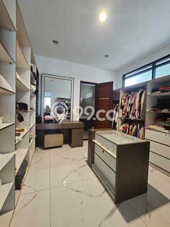 For Sale! Luxury House LT 404m2 Desain Modern di Resor Dago Pakar For Sale! Luxury House LT 404m2 Desain Modern di Resor Dago Pakar