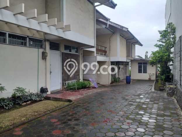 Rumah Mewah LB 280m2 Siap Huni Desain Elegan di Dago, Bandung Rumah Mewah LB 280m2 Siap Huni Desain Elegan di Dago, Bandung