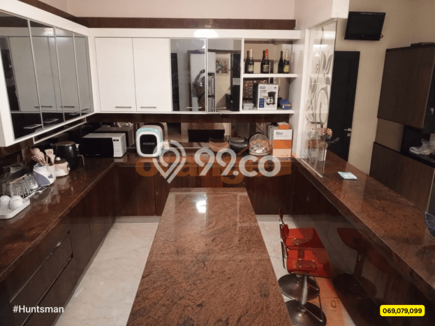 Ready to Use! Premium House LT 600m2 Desain Elegan di Kota Wisata Ready to Use! Premium House LT 600m2 Desain Elegan di Kota Wisata