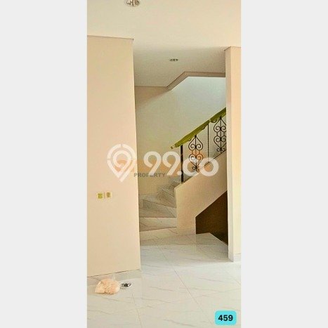 Dijual Rumah Eksklusif 3 KT di Legenda Wisata, Jakarta Timur Dijual Rumah Eksklusif 3 KT di Legenda Wisata, Jakarta Timur