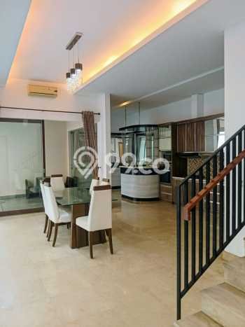 Disewakan! Rumah 5 Kamar Tidur &
4 Kamar Mandi di Pejaten, Jakarta Selatan Disewakan! Rumah 5 Kamar Tidur &
4 Kamar Mandi di Pejaten, Jakarta Selatan