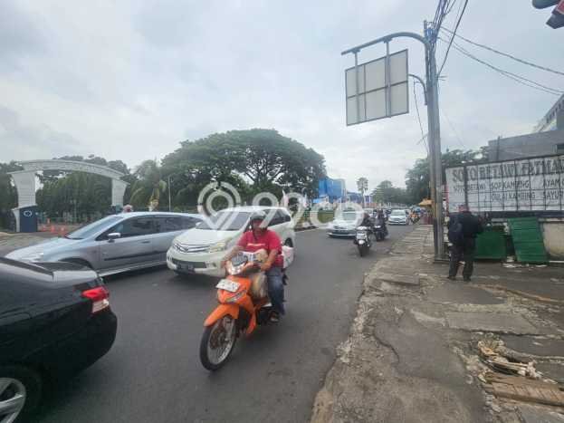 Ruko untuk Disewa di Pusat Jakarta Selatan Luas Bangunan 450m2 Ruko untuk Disewa di Pusat Jakarta Selatan Luas Bangunan 450m2