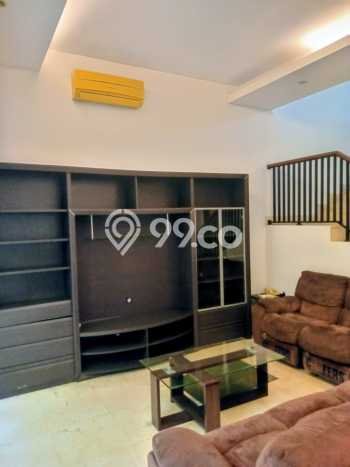 Disewakan! Rumah 5 Kamar Tidur &
2 Kamar Mandi di Pejaten, Jakarta Selatan Disewakan! Rumah 5 Kamar Tidur &
2 Kamar Mandi di Pejaten, Jakarta Selatan