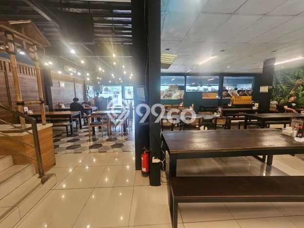 Ruko untuk Disewa di Pusat Jakarta Selatan Luas Bangunan 450m2 Ruko untuk Disewa di Pusat Jakarta Selatan Luas Bangunan 450m2