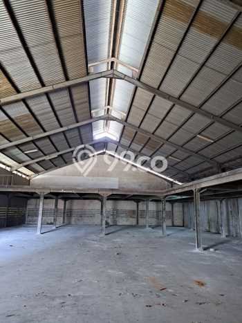 Gudang Disewa di Jakarta Selatan dengan LB 1140m2 Area Komersial Ramai Gudang Disewa di Jakarta Selatan dengan LB 1140m2 Area Komersial Ramai
