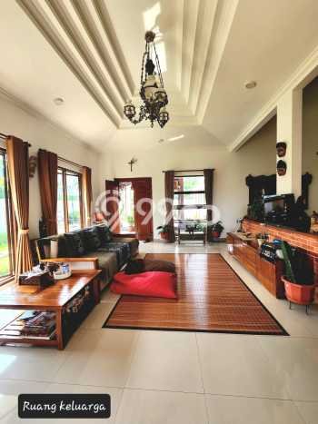 Rumah Mewah Dijual LT 615m2 di Serpong, Tangerang Selatan Rumah Mewah Dijual LT 615m2 di Serpong, Tangerang Selatan