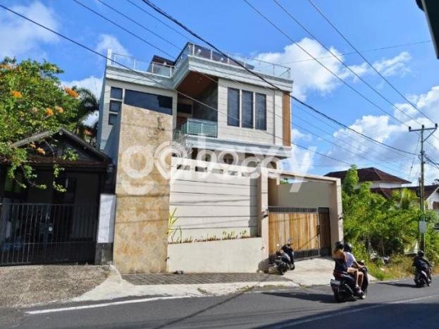 Vila Ready Kawasan Kuta Selatan, Area 250m2m², Disewakan Vila Ready Kawasan Kuta Selatan, Area 250m2m², Disewakan