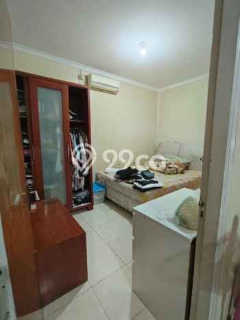For Sale Hunian Rumah Terawat 6 Kamar di Sukmajaya, Depok For Sale Hunian Rumah Terawat 6 Kamar di Sukmajaya, Depok