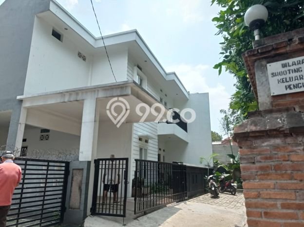 Dijual Hunian Rumah Terawat 4 Kamar di Cibubur, Jakarta Timur Dijual Hunian Rumah Terawat 4 Kamar di Cibubur, Jakarta Timur